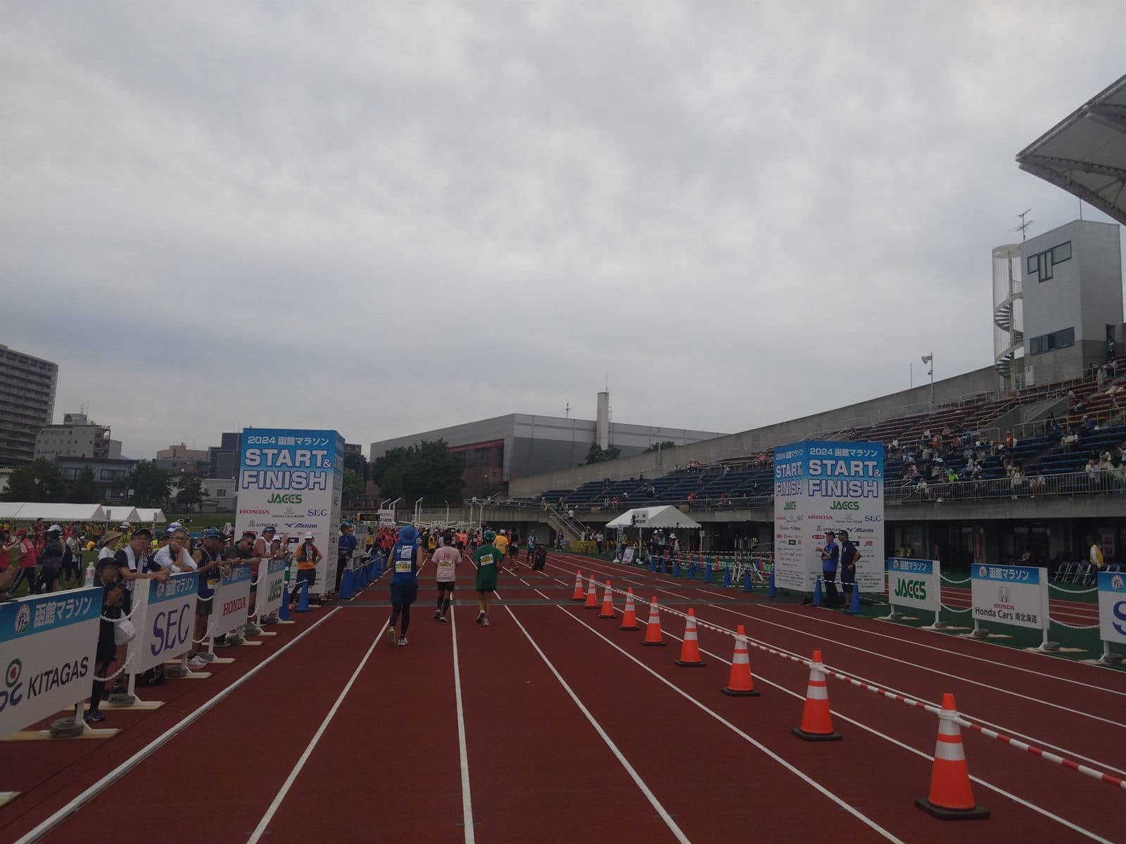 千代台公園陸上競技場のスタート&フィニッシュゲート